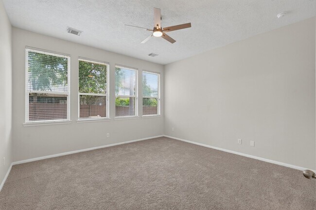 Building Photo - 22 Frontera Cir