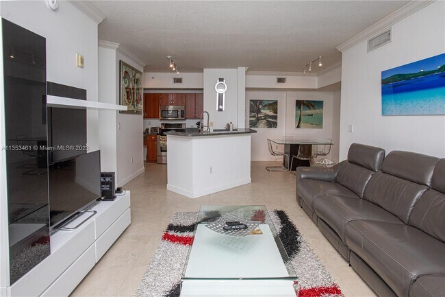 Building Photo - 9172 Collins Ave