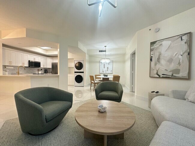 Building Photo - 630 S Sapodilla Ave