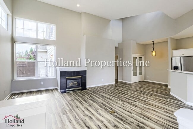 Building Photo - 4914 NW Huserik Dr
