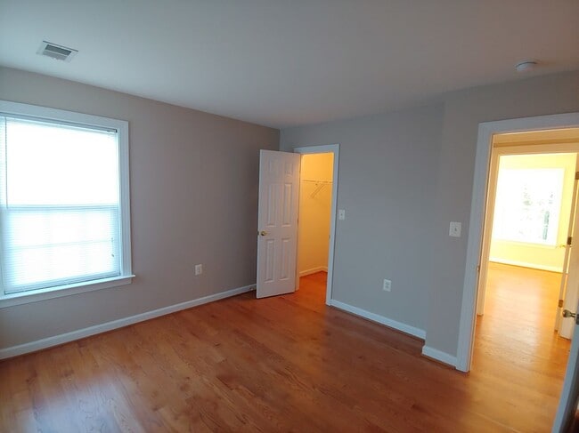 Building Photo - 43340 Julie Martin Ct