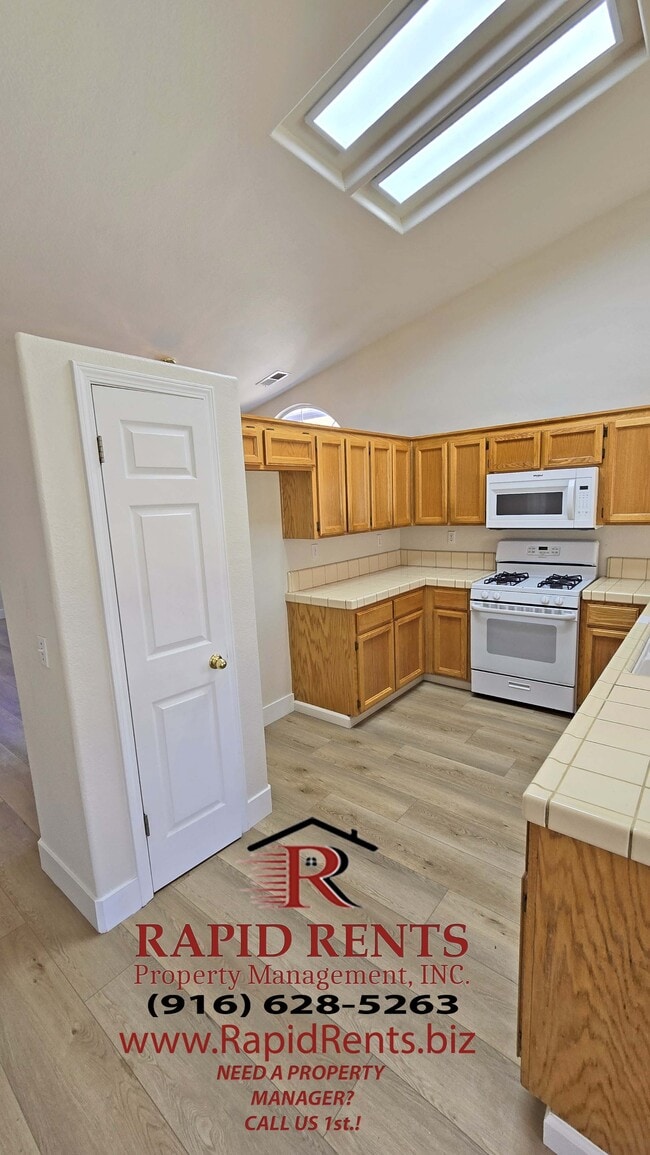 Building Photo - 8477 Ceonothus Ct