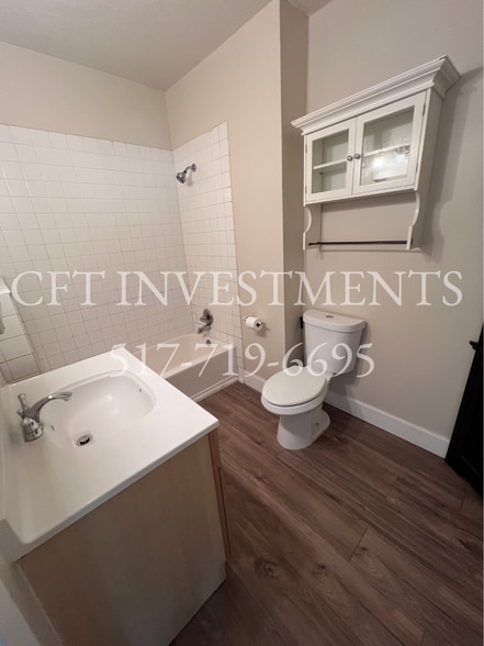 Bathroom - 460 N Cochran Ave