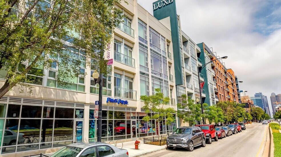 Building Photo - 1222 W Madison St