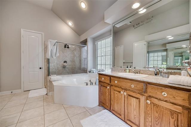 Building Photo - 945 Pheasant Dr