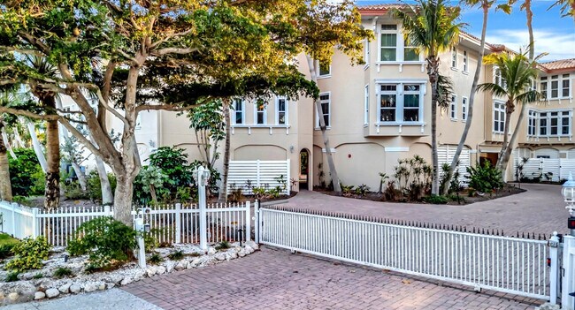 Building Photo - 6406 Gulf Dr