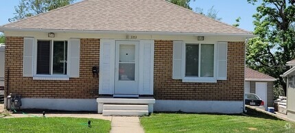 Building Photo - 3 Bedroom/2 Bathroom Home in Ogden