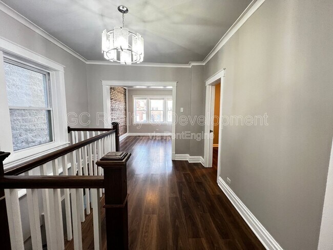 Building Photo - 1439 N Artesian Ave