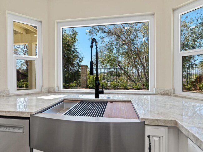 Building Photo - Stunning Fully Remodeled Home in Rancho De...