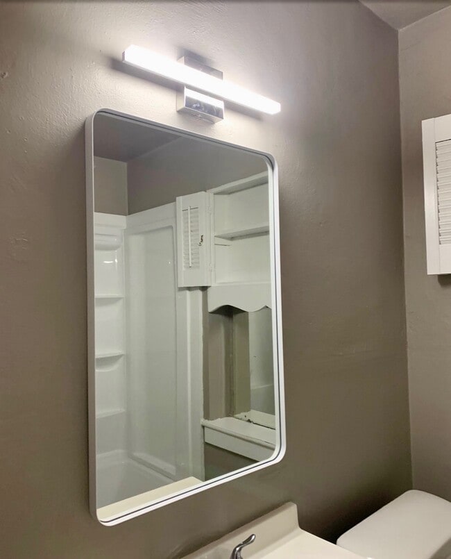 Building Photo - 2010 Royal St