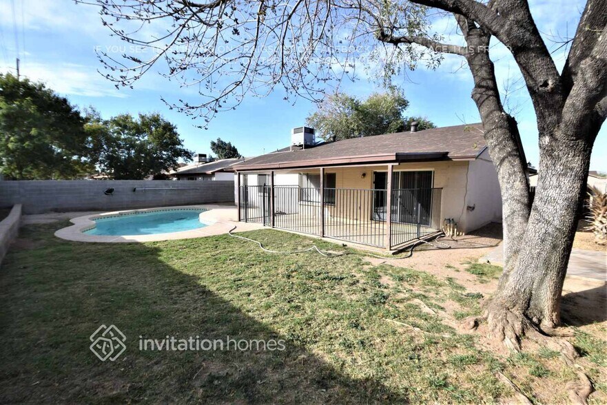 Building Photo - 5415 N 71st Dr