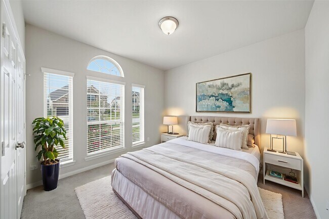 Building Photo - 6010 Kolle Dr