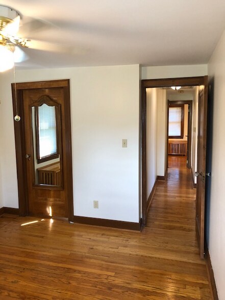 Building Photo - 512 W Wing St