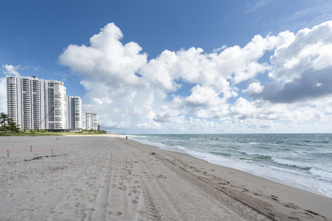 Building Photo - 1391 S Ocean Blvd