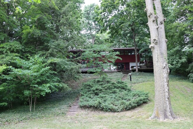 Building Photo - Move-In Special: 50% Off First Month’s Rent!-White River Access, Vaulted Ceilings, Natural Light,...