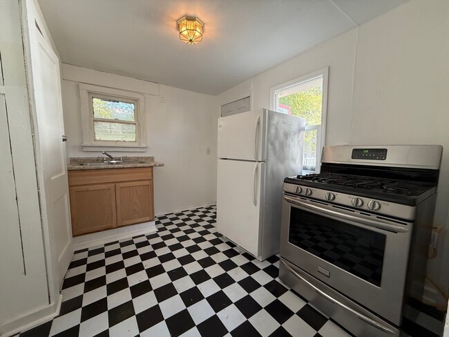 Building Photo - 5201 W Eddy St