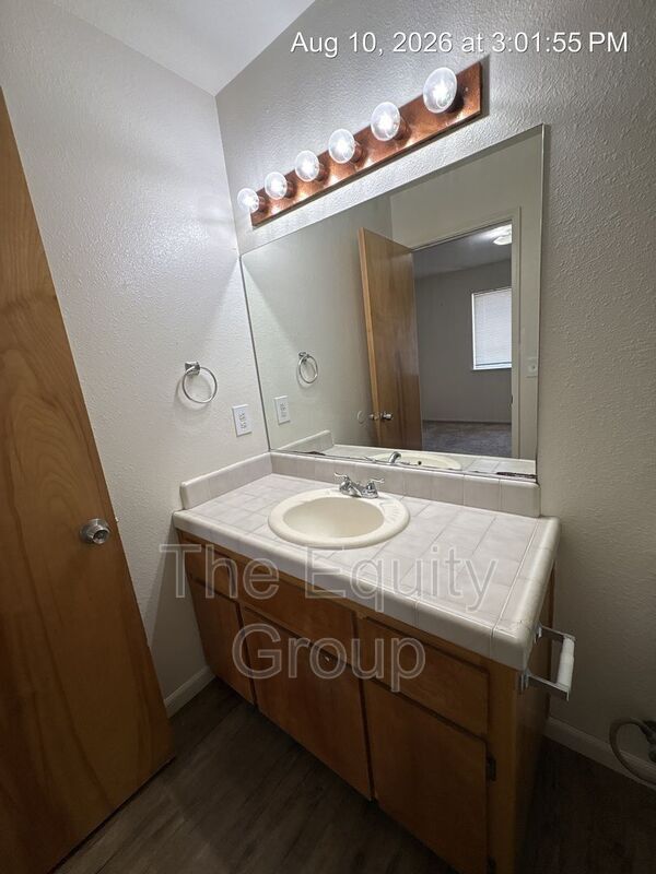 Building Photo - 983 N Lynora St