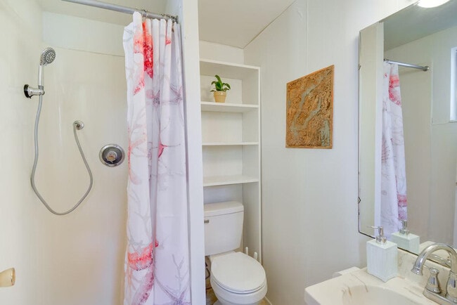 Building Photo - 50 E Treasure Island Dr