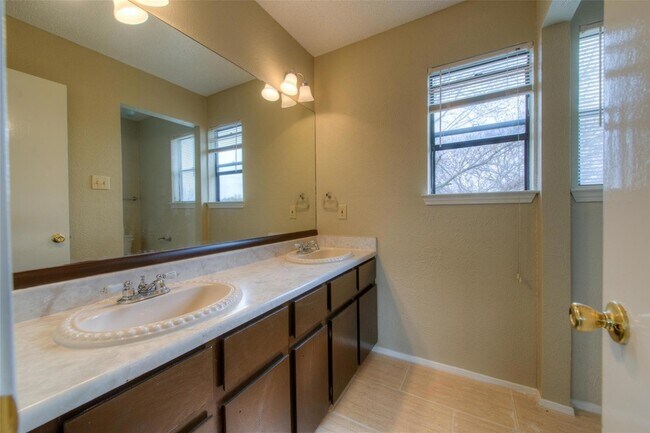 Building Photo - 11701 Ruffed Grouse Dr