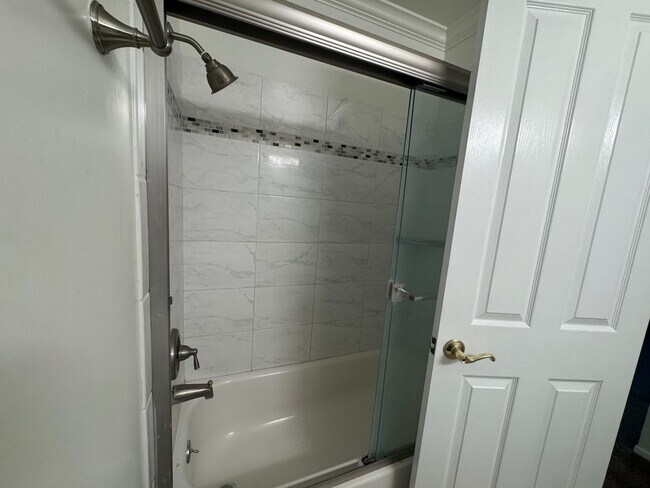 Building Photo - 5784 Brandywine Ct