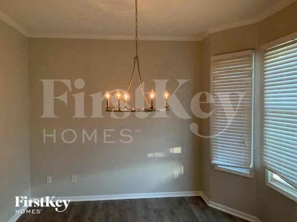 Building Photo - 7708 NE 74th Terrace