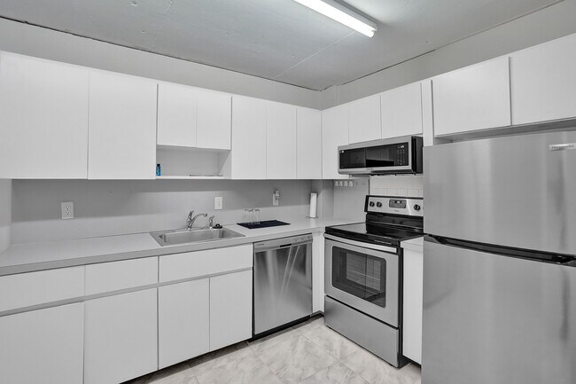 Building Photo - 1401 S Ocean Blvd