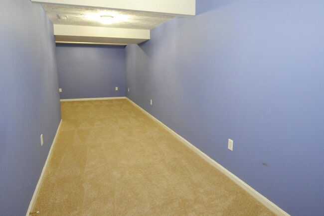 Building Photo - 65 Georgetown Dr