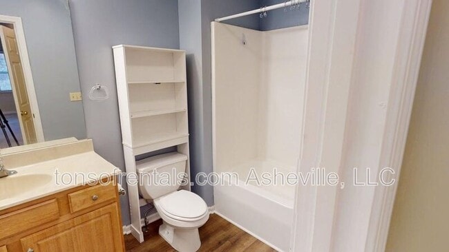 Building Photo - 604 Carlyle Way