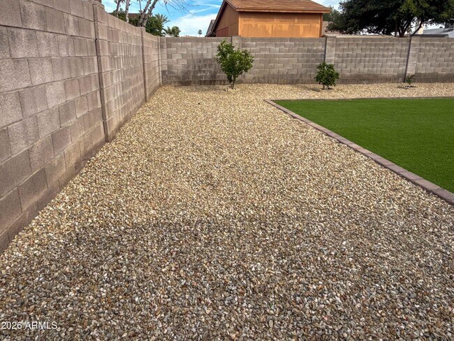 Building Photo - 16811 N 32nd Ave