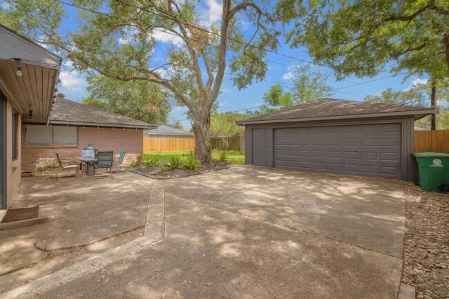 Building Photo - 5539 Rutherglenn Dr