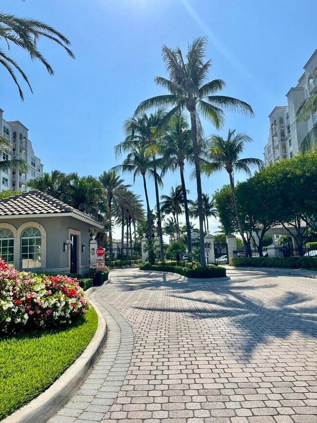 Building Photo - 3604 S Ocean Blvd