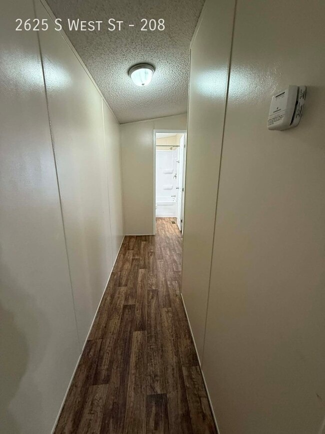 Building Photo - 2625 S West St