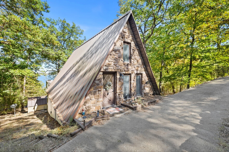 Building Photo - 11704 Dogwood Dr