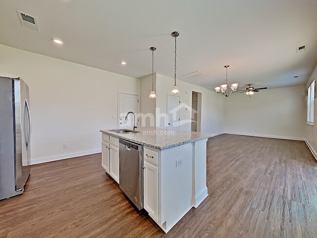 Building Photo - 118 White Ash Dr