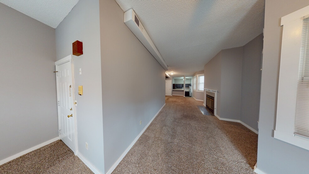 Entrance - 842 N High St