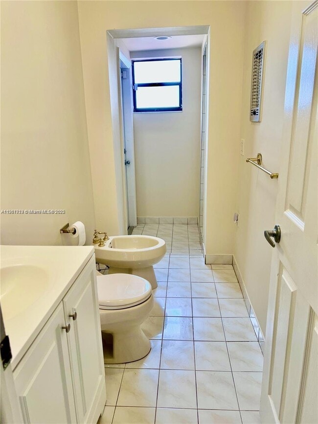 Building Photo - 8431 SW 28th St