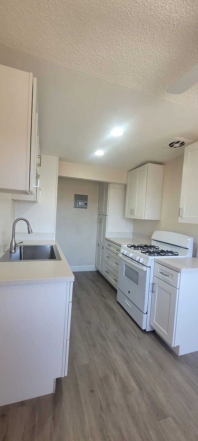 Floorplan - Courtyard Apartments