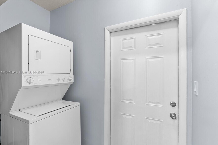 Building Photo - 13830 SW 73rd St