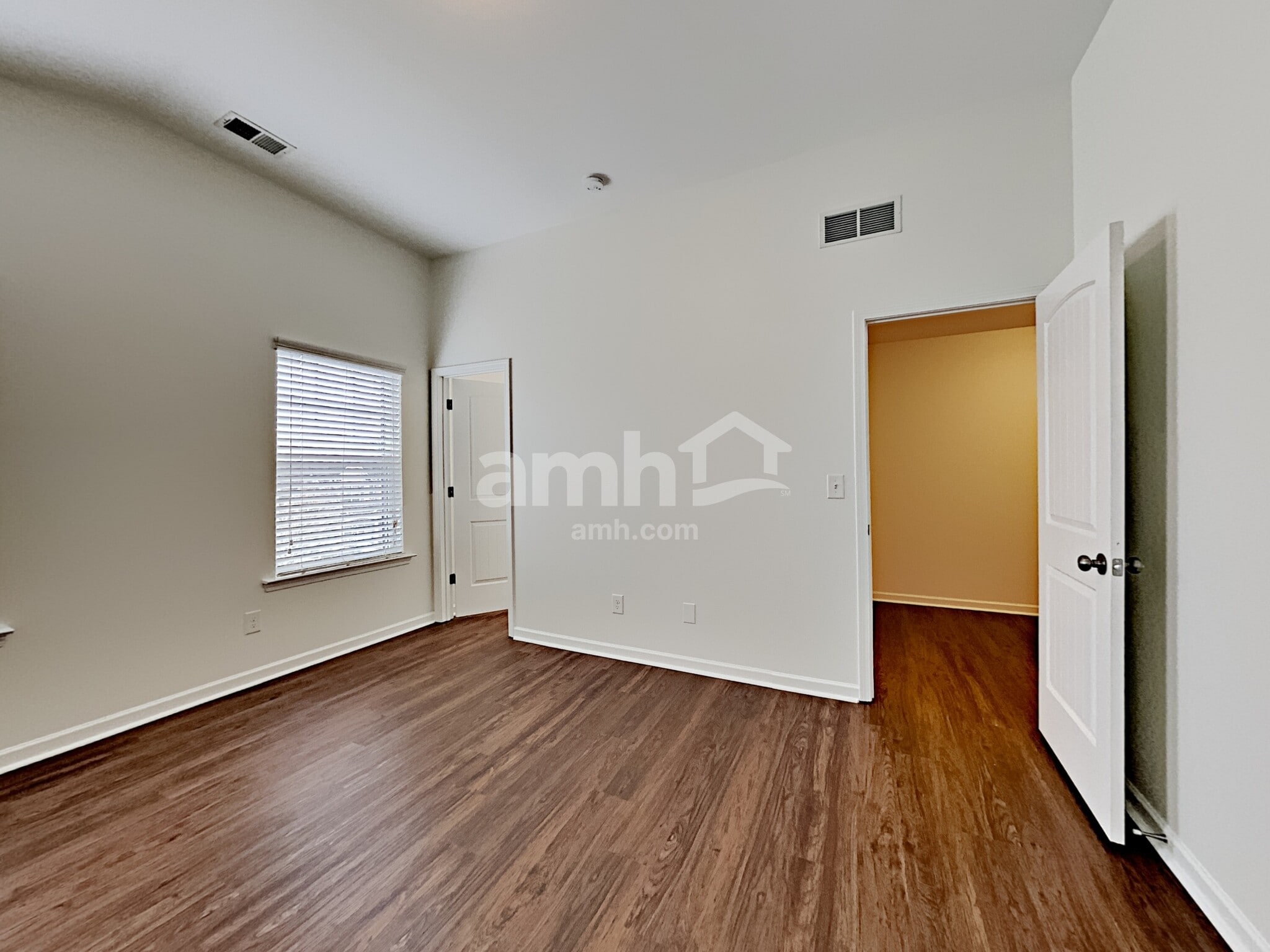 Building Photo - 3145 Yachet Ct SW