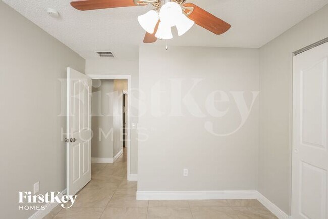 Building Photo - 2885 Paynes Prairie Cir