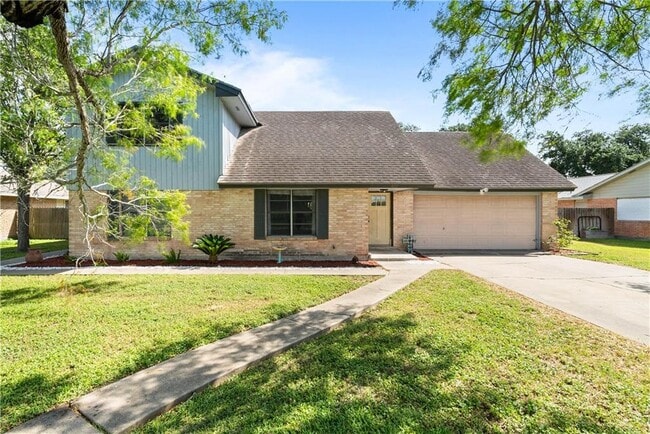 Building Photo - 607 E 11th St