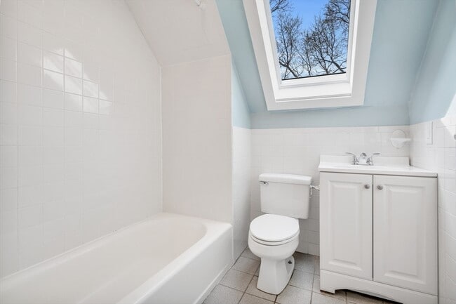 Building Photo - 12-14-14 Beltran St