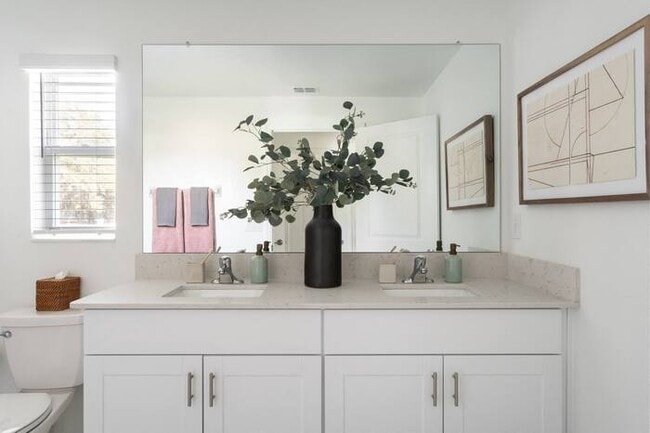 Building Photo - 2 MONTHS FREE!! APPLY NOW! 3 BED - 2.5 BATH
