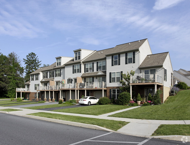 Primary Photo - Rosewood Terrace