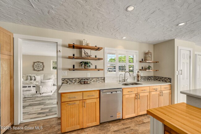 Building Photo - 458 Sandpiper Dr
