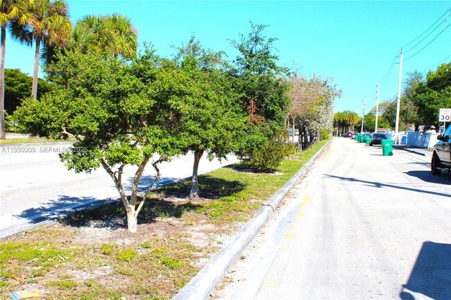 Building Photo - 17101 NW 57th Ave