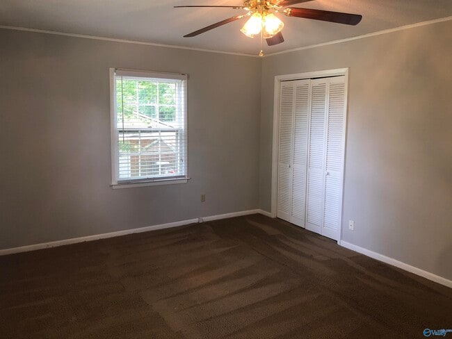 Building Photo - 5642 Chickasaw Dr