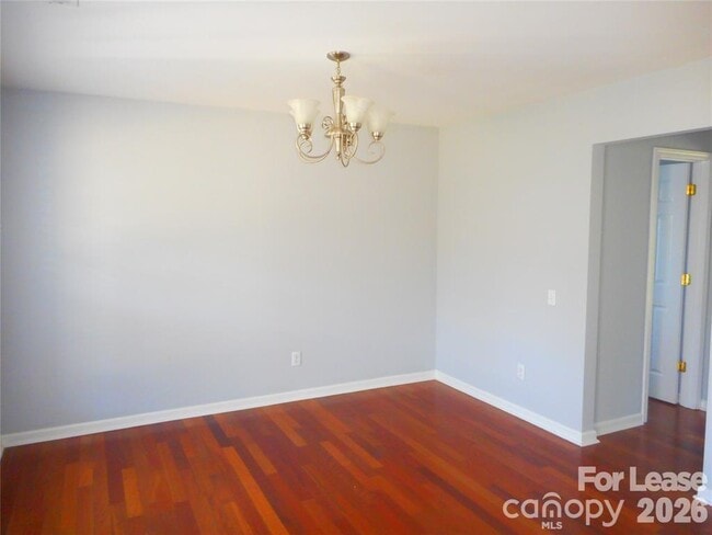 Building Photo - 9205 Bellegarde Dr