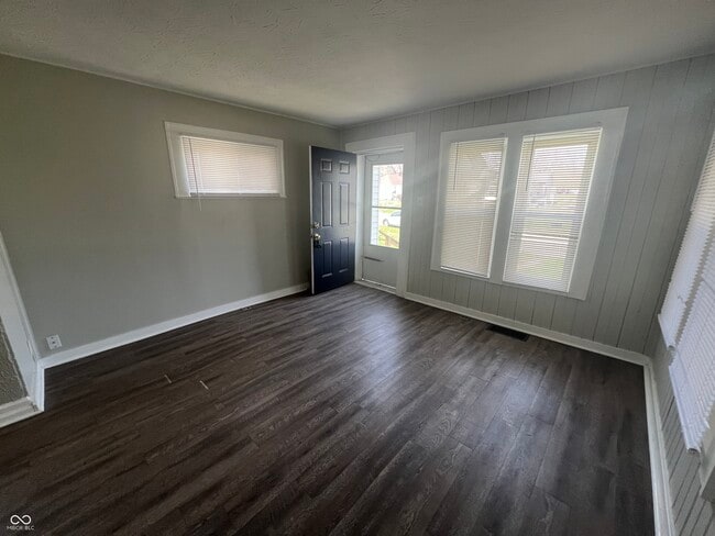 Building Photo - 4919 Orion Ave