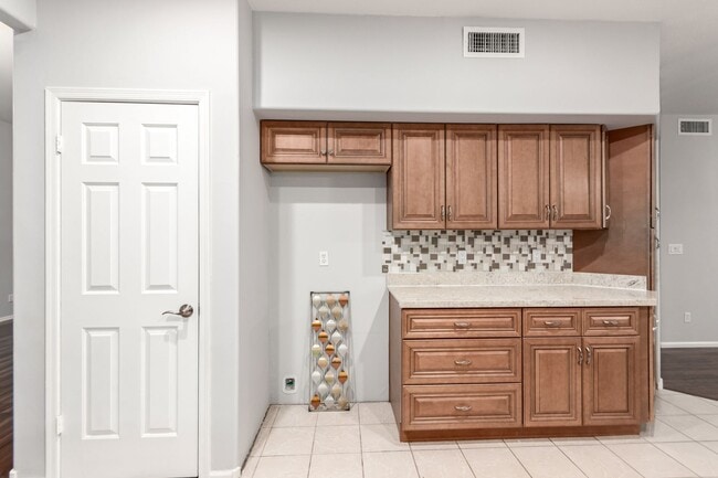 Building Photo - 4 bedoom home with private pool